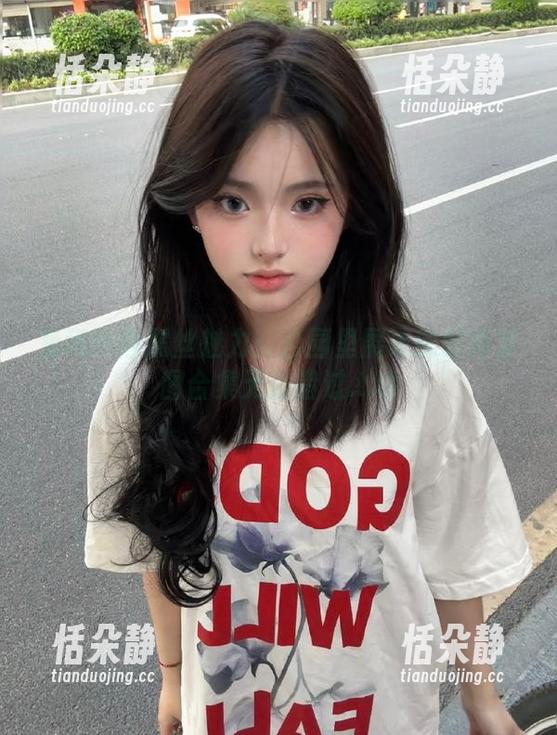 兔玩映画黑丝魅力：公园里展现的时尚套图合集无法错过.txt