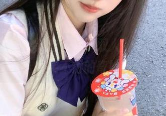 初夏女神 – 这套“点点双人”私房图片，真是让人哭笑不得的奇妙组合！.txt