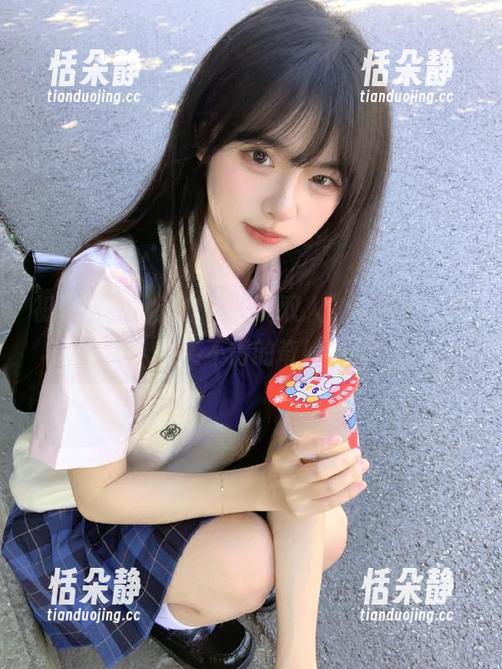 初夏女神 - 这套“点点双人”私房图片，真是让人哭笑不得的奇妙组合！.txt