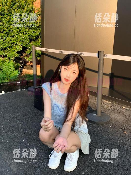 微密圈 - 福利满满！十万口草莓粥粥的原图舰长图包等你来欣赏.txt