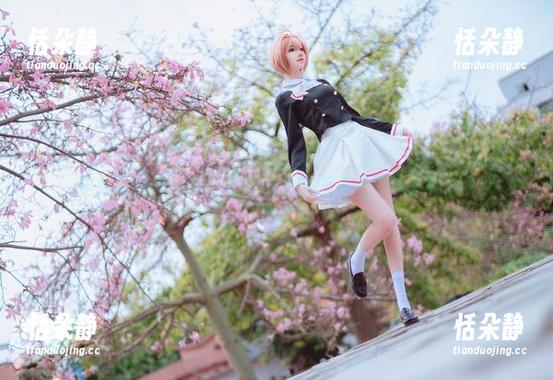 陪伴南桃Momoko浮华：细腻写真与图包盛宴.txt