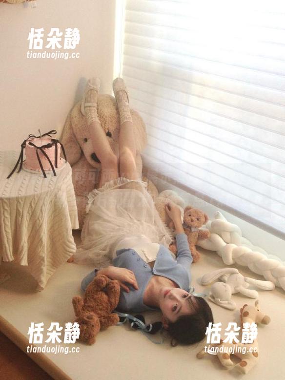 微密圈 - 可可西yyy展示黑丝蒙眼写真：每一照片都散发神秘气息.txt