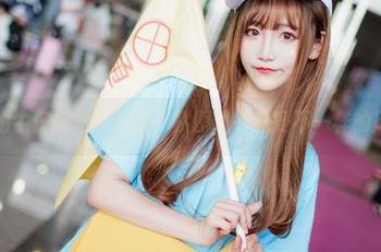 啾小妍的牛仔裤写真艺术：从原图中感受不一样的风情.txt