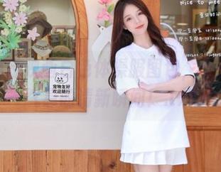 下载喵糖映画白色体操服图包，感受青春气息的清新瞬间！.txt