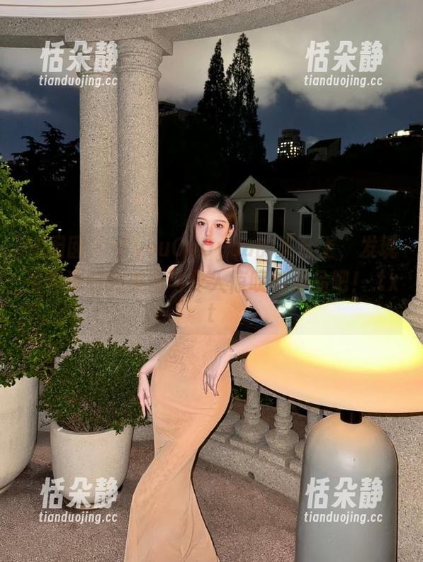 嗲囡囡 - 在youOvOyou的天台上，发现那些洗脑的美图与令人惊叹的作品吧！.txt