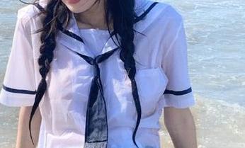 嗲囡囡 – 小Kaili小丁丁女王：用原图与图册讲述的绚丽人生，引领时尚潮流的代言人.txt