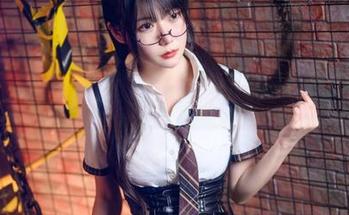 坏露露香宝最新写真集：揭秘忙露的职场与经典粉白裙子的独特风格.txt