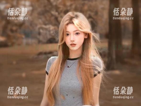 头条女神 - 最新写真集小晴子：清纯的瞬间，绽放少女般innocent瑰丽！.txt
