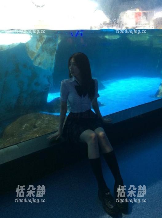 头条女神 - 易阳携手全套36D天团写真，开放下载，帮你打造时尚大片！.txt