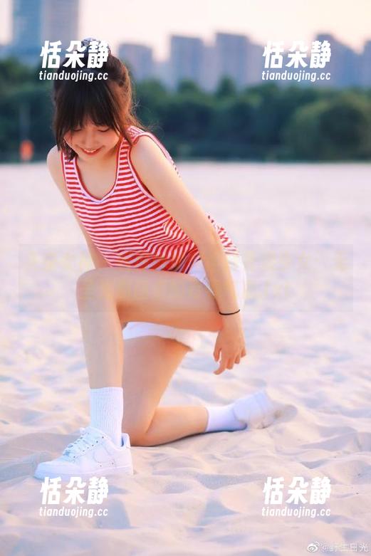 头条女神 - 看琳琳如何诠释花漾少女：无圣光原图里的青春气息.txt