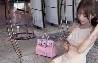 头条女神 – 郭婉婷裸足写真合集，分享这份无拘无束的自然魅力！.txt