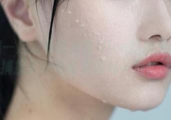 让我们一起观看奈汐酱Nice的裤里丝写真，捕捉灵动与青春的每一刻！.txt