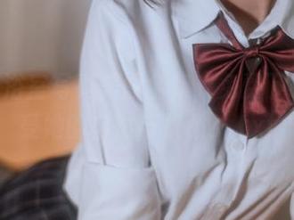 女主K浴室写真美图全集，免费下载，感受她的自然与优雅！.txt