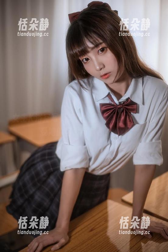 女主K浴室写真美图全集，免费下载，感受她的自然与优雅！.txt