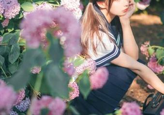 妖精社 – 高清牛仔裤图册，思文教你如何搭配出完美造型.txt