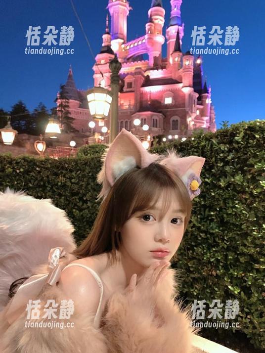 妖精视觉-小狸 妖精视觉 - 跟随小狸的私拍美图,感受她的美脚所散发的青春无敌气息!.txt