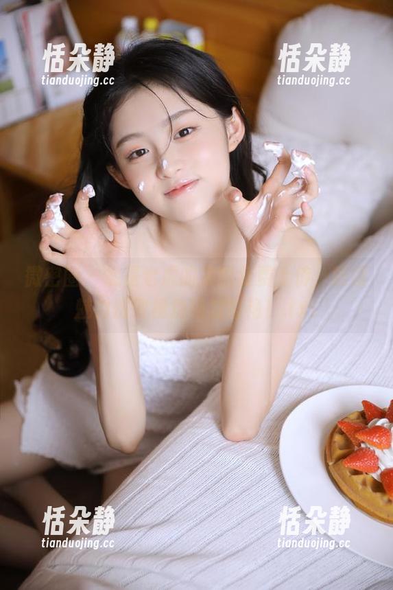 微密圈 - 妮是老虎的美图免费上传，眼镜魅力别致视角绝对惊艳！.txt