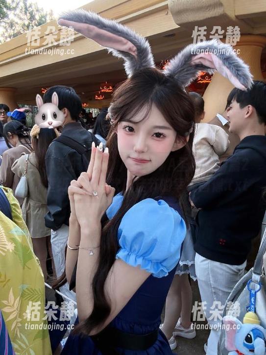 精选孙乐乐(손예은)DJAWA圣诞特别篇2021壁纸合集，欢庆佳节的幸福画像.txt
