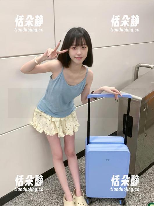 学妹加速跑-彤彤 学妹加速跑 - 彤彤眼镜特辑:精选原图融化你的心,调侃趣味尽在其中!.txt
