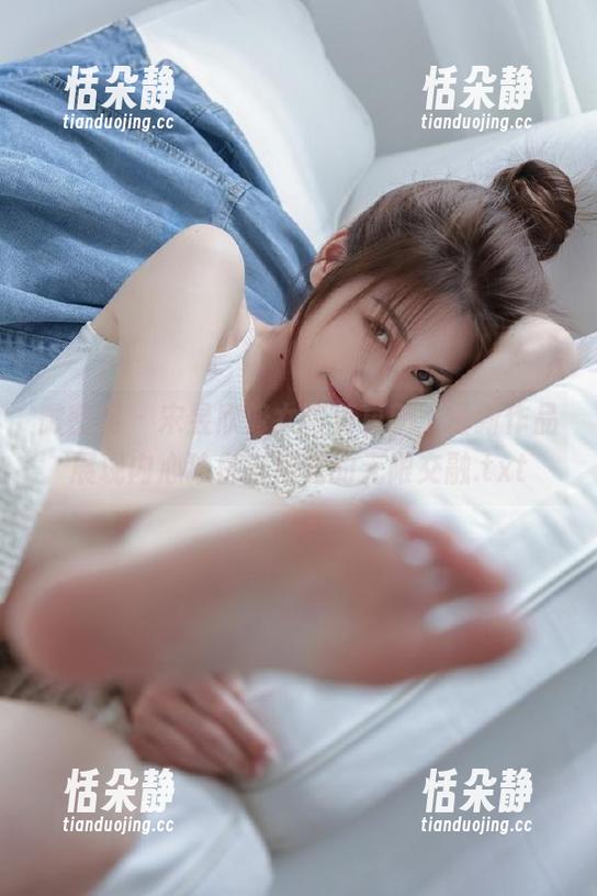 微密圈 - 宋昱欣修女写真更新，最新作品展现内心独白与视觉的无限交融.txt