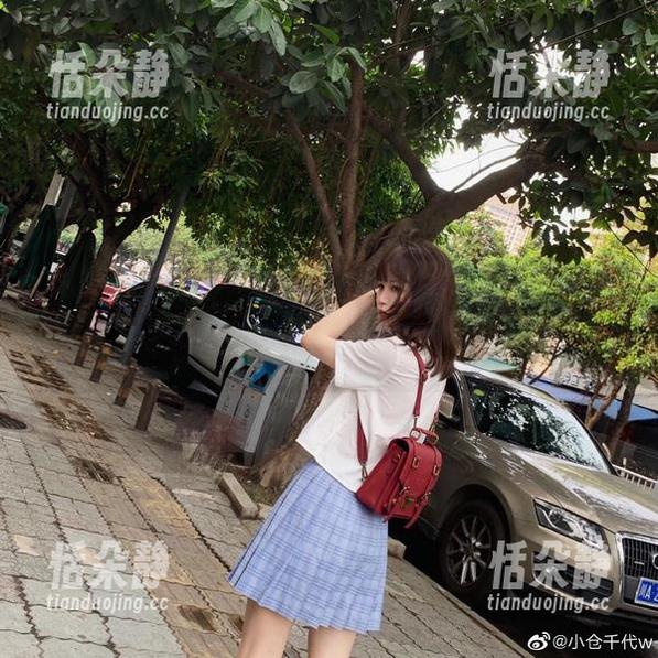 构筑网络中的梦幻校园，小仓千代w写真图集带你走近她的世界.txt