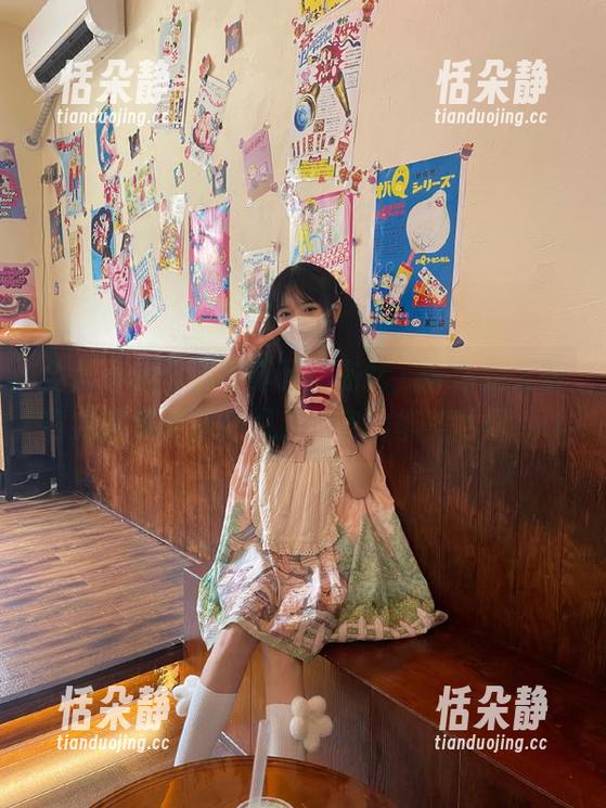 全套小和甜酒写真下载在此，带你走入明日方舟年夕旗袍双人御守的华美世界.txt