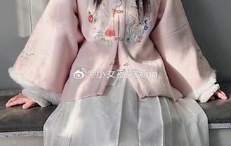 小女巫露娜学妹的写真图片资源，真是让人捧心又捧腹的组合.txt