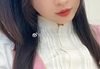 小女巫露娜最新美腿写真分享，勾勒出完美曲线与动人风情！.txt