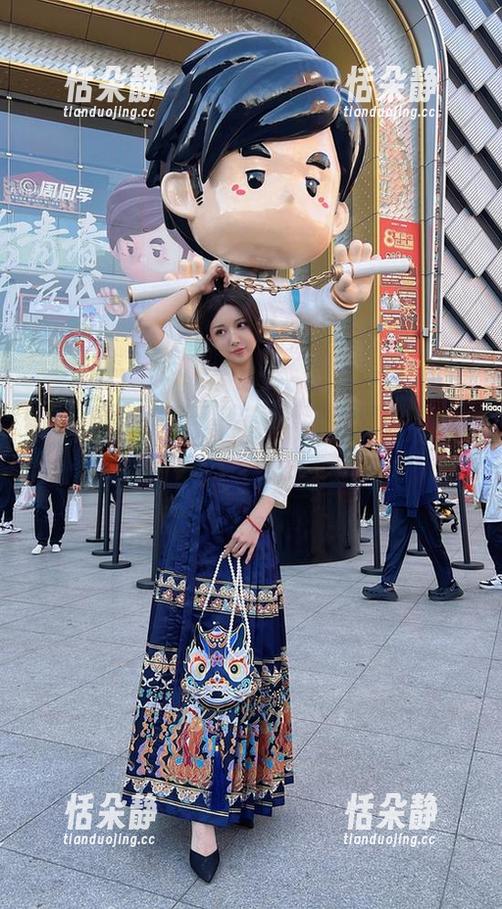 兔女郎与女仆的完美融合，小女巫露娜高清图集大赏尽在这里！.txt
