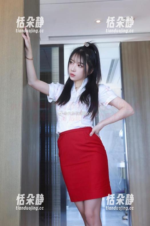 小女巫露娜护士写真集：特别定制的图集，展现职业背后的女性力量.txt