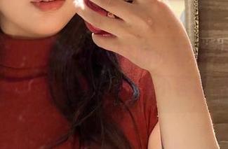 疯狂追捧！小容仔咕咕咕w菲谢尔最新写真合集重磅上线，绝对不容错过.txt