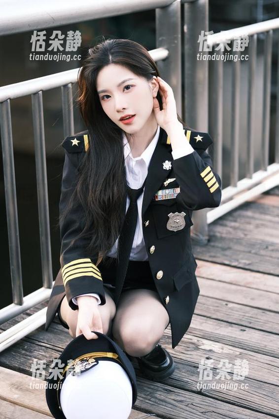 定制你的视线，欣赏小瑶幺幺的符玄自拍版独特写真.txt
