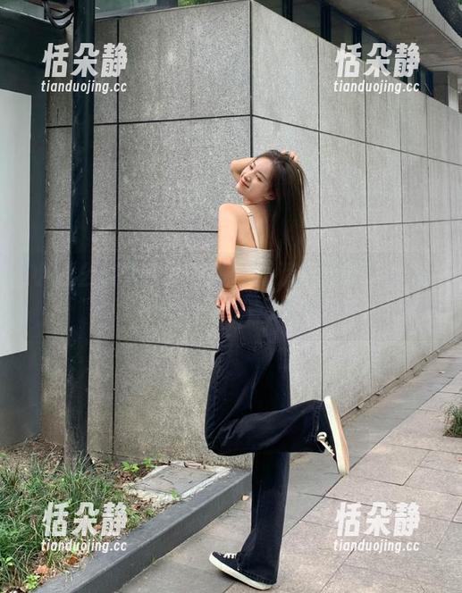 小瑶幺幺 小瑶幺幺天台写真集,高清尽显都市风情与动人气息.txt