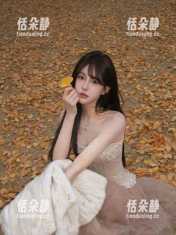 微密圈 - 牛仔裤与小萌子的无圣光写真，捕捉生活中的每一抹精彩瞬间.txt