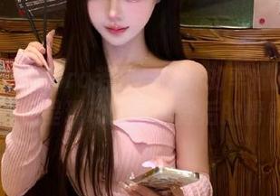 尤果网 – Zora若拉与妹妹的幸福时光：独家图包呈现动人写真背后的情感.txt