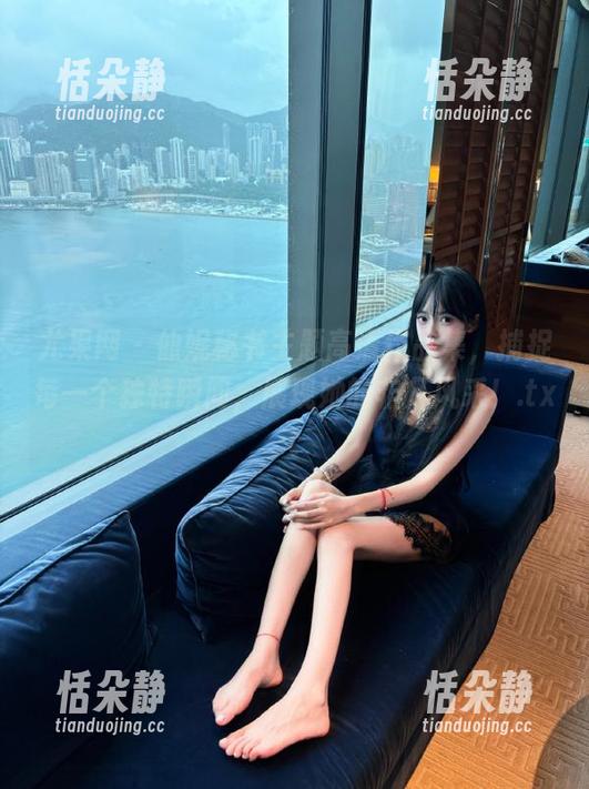 尤果网 - 仙妮秘书主题高清作品集，捕捉每一个独特瞬间，展现她的非凡风采！.txt