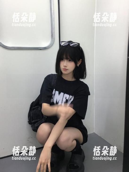 尤果网 - 佟蔓居家日常写真合集：发现生活中的点滴美好.txt