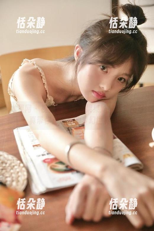 尤果网-杨果果 尤果网 - 视觉盛宴:杨果果妹妹的美图写真带你走进她的梦幻世界.txt