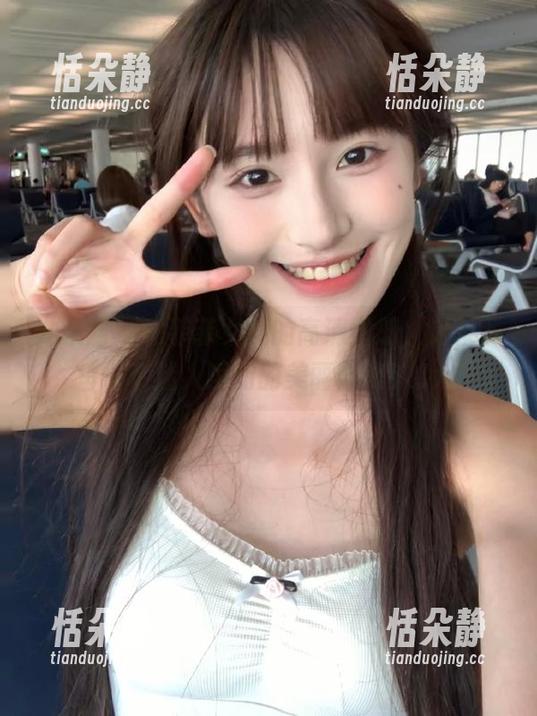 尤果网 - 穆菲菲女孩的高清图册，记录下每一个迷人瞬间的美丽合集！.txt