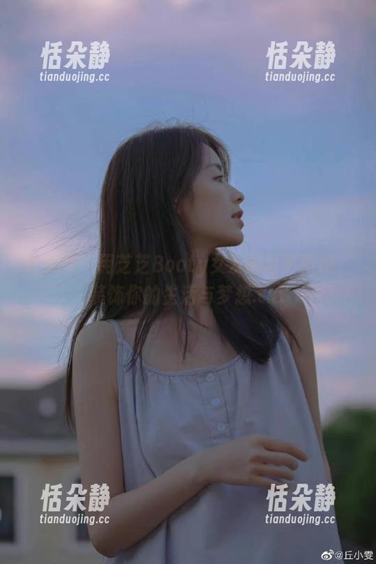 尤果网 - 用芝芝Booty女友的写真壁纸，装饰你的生活与梦想.txt