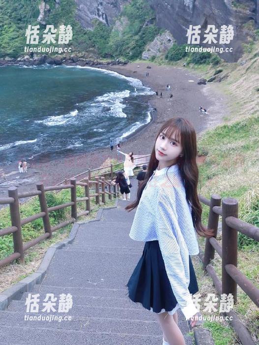 尤果网 - 谭晓彤的礼服图集：每一张写真都在诉说她的优雅与个性之旅！.txt