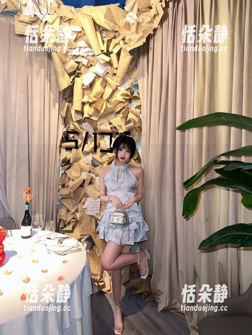 尤蜜荟 - 熊小诺JK写真之旅：用照片记录下每一个难忘的瞬间.txt