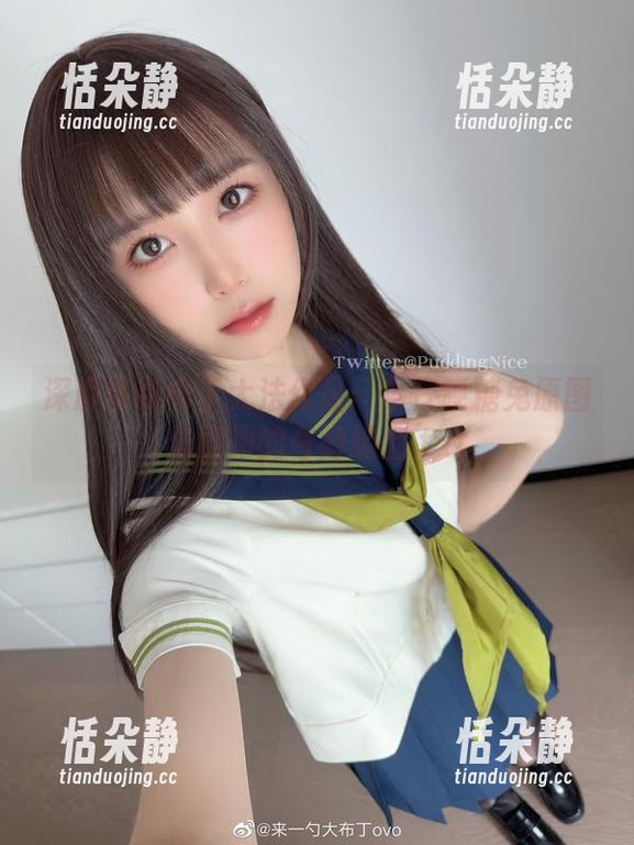 深度解析布丁大法作品：牛仔硬糖兔原图与图册的奇妙造型.txt