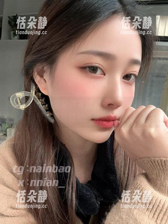 年年Nnian温馨睡衣精选：每一张图片都传递着独特的甜美情怀.txt
