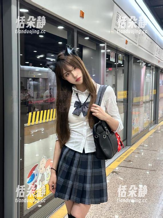 异思趣向 - 探索小六护士主题的写真作品集，最新更新让你重新认识这个可爱博主！.txt