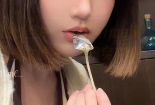 在高清的时空中，弥美Mime清纯写真合集描绘出少女的梦幻与现实交织的美好.txt