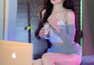 影私荟 – Amor千冶的高清美图大赏：镂空也有不为人知的搞笑瞬间.txt