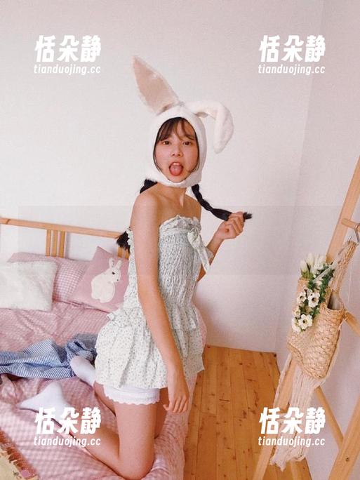 微密圈 - 徐莉芝Booty灰丝写真作品：高清图片展现属于她的时尚与个性之路.txt