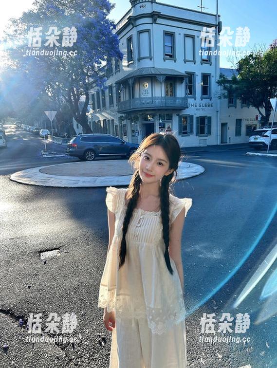 推女神 - 通过AZHUA吊带图集探索她背后的故事，一起分享这份独特的魅力！.txt