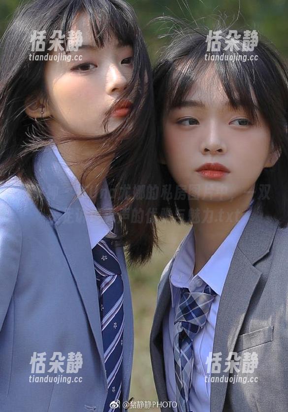 推女神 - 在Una尤娜的私房图片中，一双美足诉说无声的优雅与魅力.txt